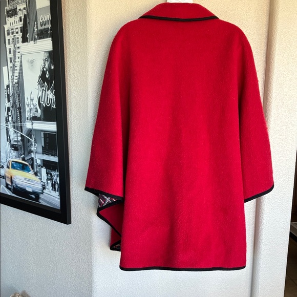 LODEN KING Thick Red Wool Cape with Black Trim from Germany. Vintage. M - Picture 6 of 17
